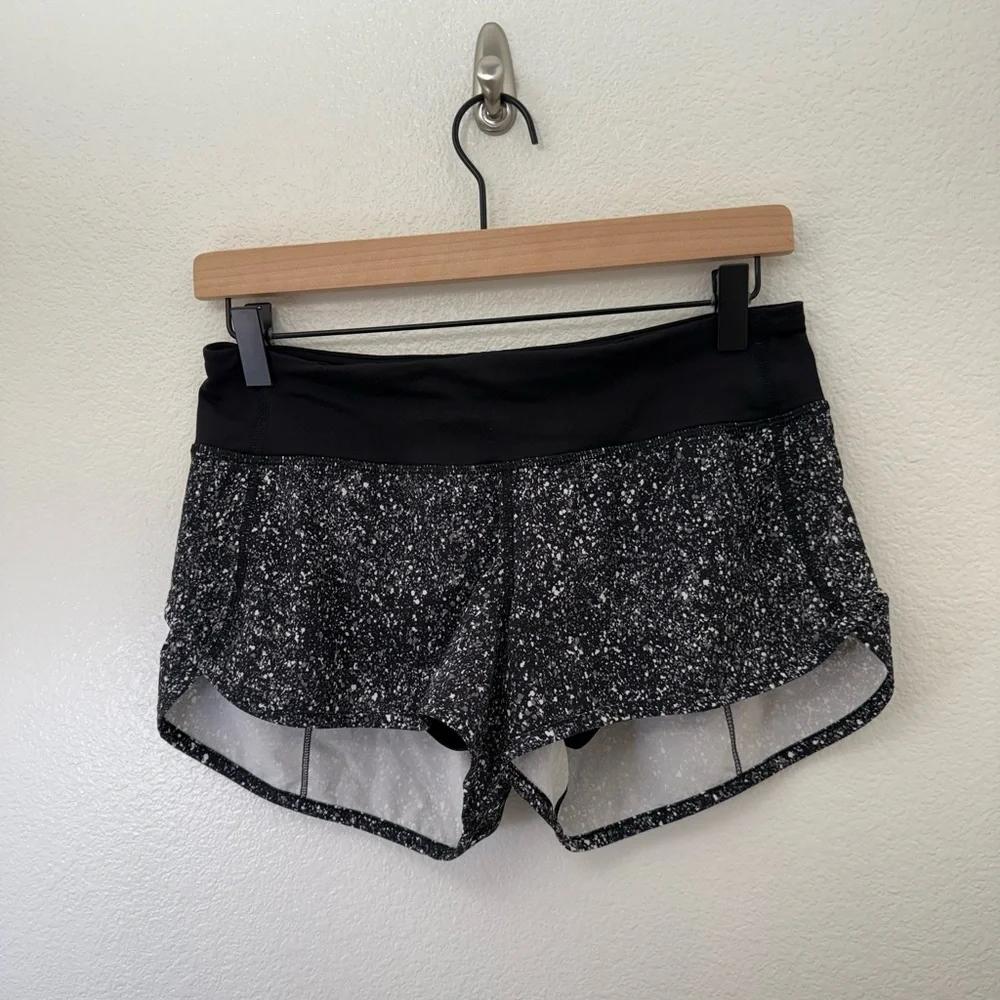 Lululemon Speed Short
Mini Splatter White Black / Black Size 4 - Picture 6 of 13